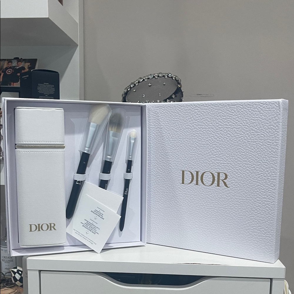 Dior Black and White Brush Set